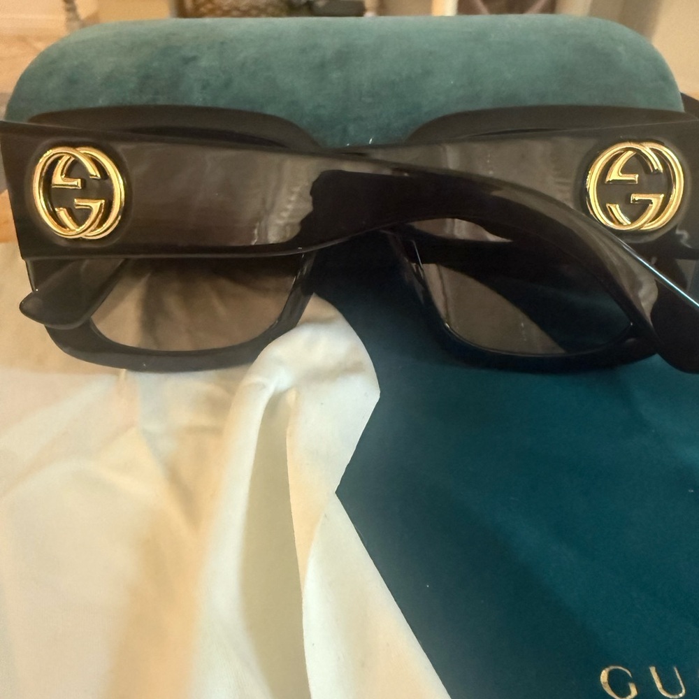 GUCCI Oversized Square Sunglasses, Black - Picture 3 of 10